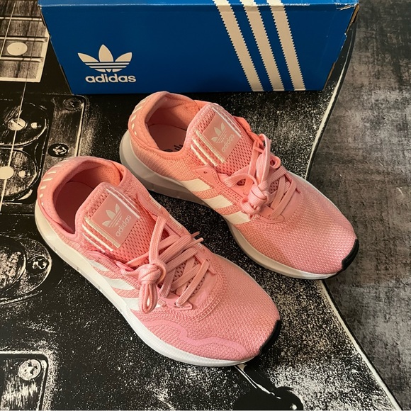 NIB Adidas Swift Run X J - Picture 9 of 15